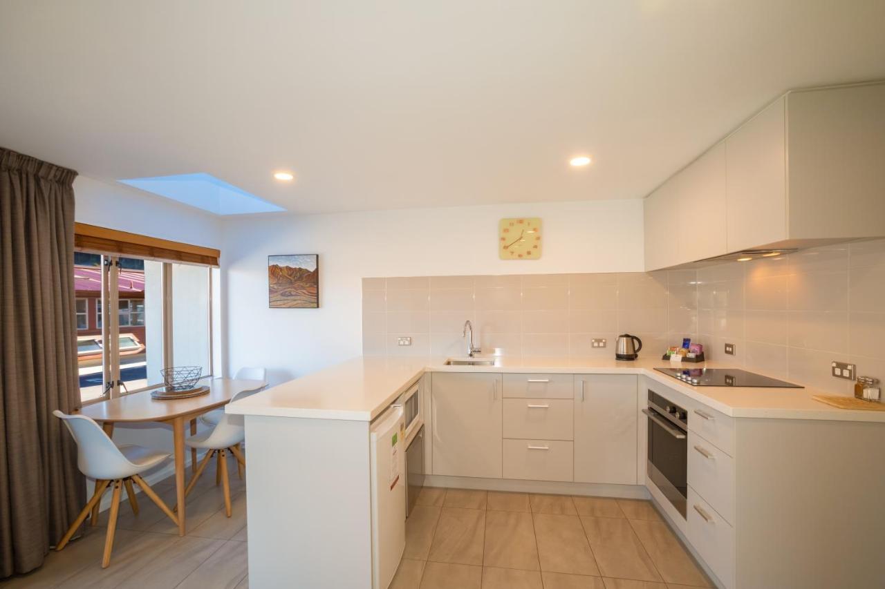 Cranbury Court Aparthotel 4*