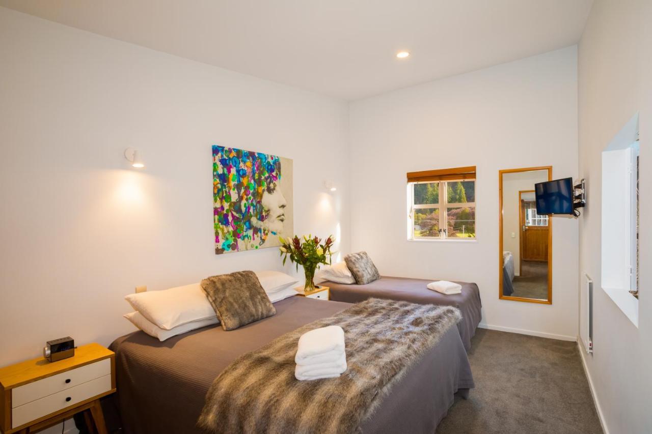Cranbury Court 4*
